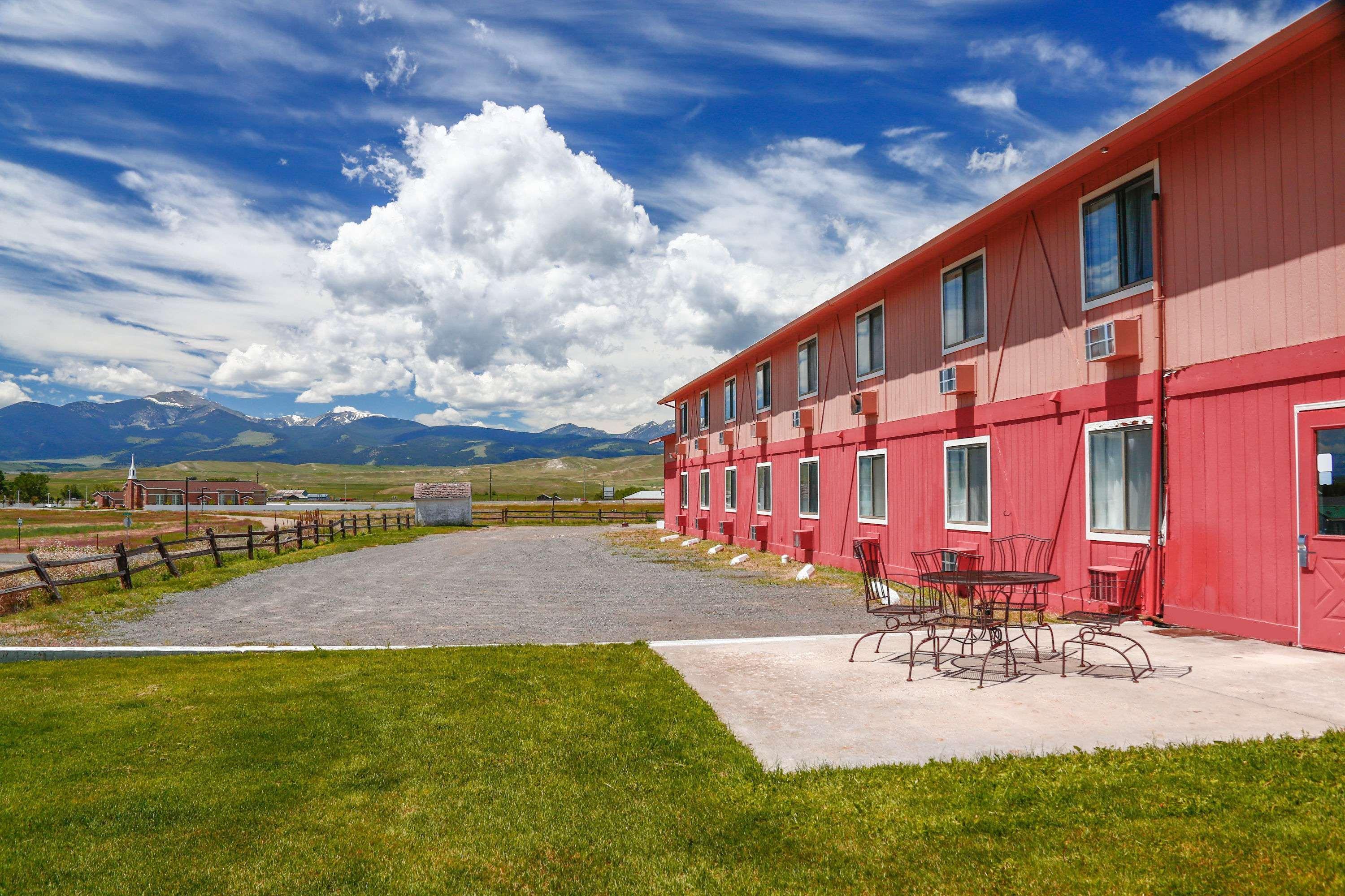 Travelodge By Wyndham Deer Lodge Montana Exterior foto