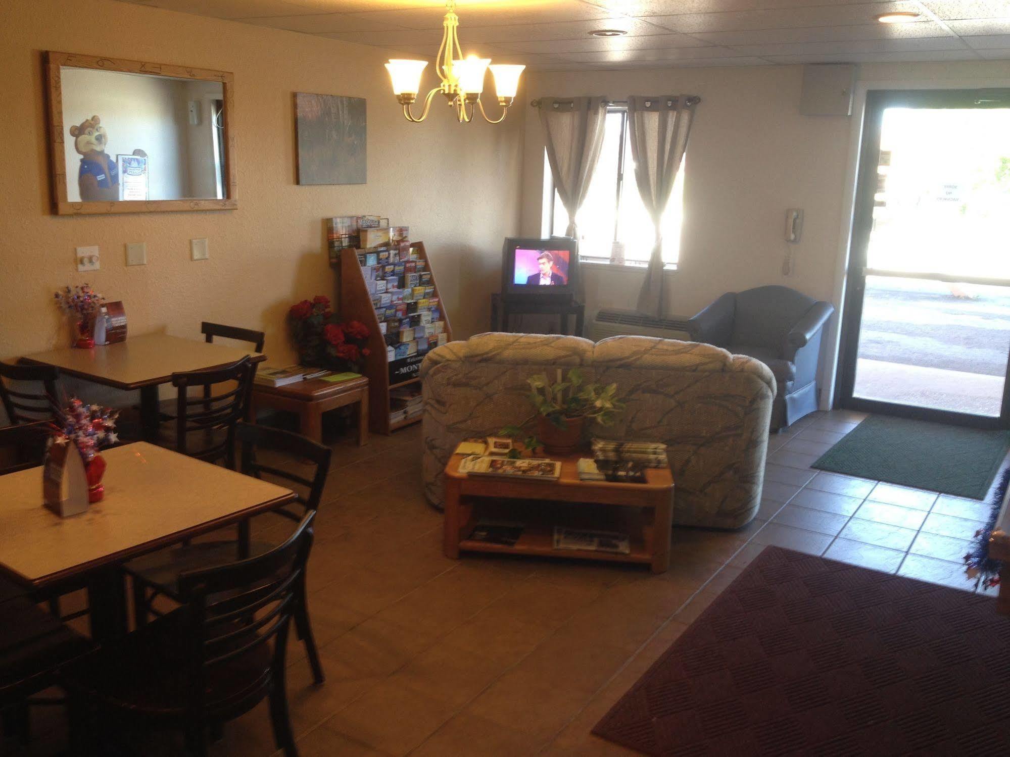 Travelodge By Wyndham Deer Lodge Montana Exterior foto